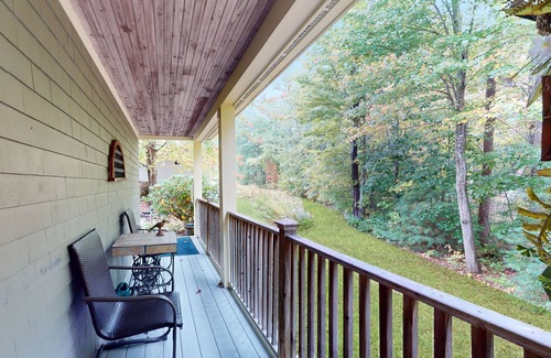 Edgecomb House | Spacious Coastal Retreat with its Scenic Outdoor Spaces
