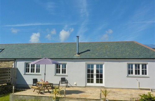Saint Erth Praze House | Spacious Coastal Retreat nr Porthleven & coast, parking, garden & dog friendly