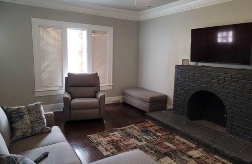 Highland Park Villa | Spacious Colonial 3 bedroom near downtown