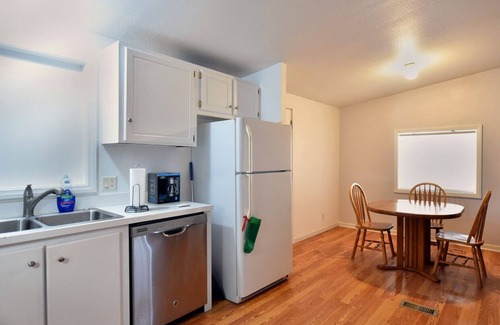 Pahrump Apartment | Spacious Comfort in Charming Pahrump: Enjoy Our Tranquil Studio with AC!