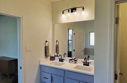 Westlake House | Spacious & Comfortable 3 Bedroom Home in Golf Course Community