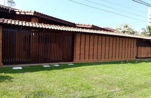 Itanhaem House | Spacious, comfortable single storey house, one block from the beach and close to the center.