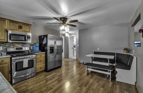 Cheektowaga Apartment | Spacious/Comfy/Private Home near Buffalo/Bills/Airport/Niagara Falls