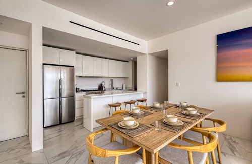 Ampliacion Juarez Apartment | Spacious condo with private washer/dryer, city views, and shared pool