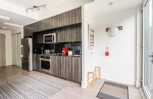 Fashion District Condo | Spacious corner Loft in King West