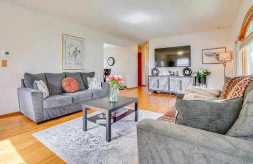 Cottage Grove House | Spacious Cottage Grove Haven Near Downtown St Paul