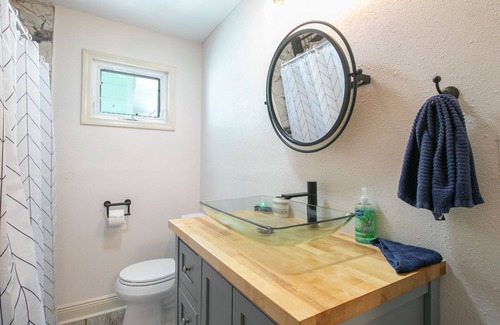 Gulfport Cottage | Spacious Cottage Near the Beach