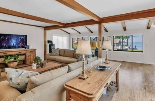Port Huron Cottage | Spacious Cottage with Private Beach