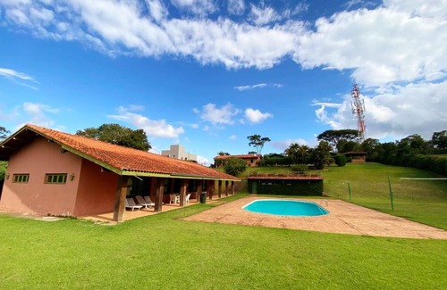 Ibiuna House | Spacious Country House in Condominium Close to Dam