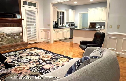 Benson House | Spacious Countryside Retreat