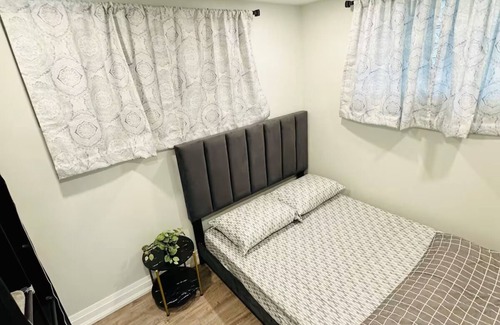 Curran Hall Apartment | Spacious & Cozy 2 Bdrm Stay in Toronto