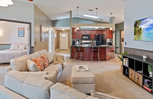 Town Park House | Spacious Daytona Beach Getaway - Near Everything!