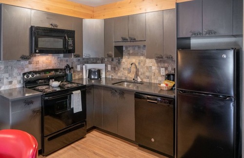 Banff Condo | Spacious + Deluxe Rockies Condo | Great Location!