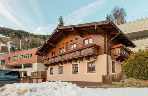 Dienten am Hochkoenig Ski Chalet | Spacious detached chalet in Dienten/Salzburgerland close to the slopes