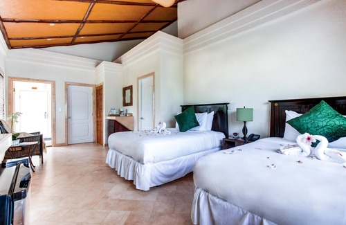 Placencia Resort | Spacious Double Room w/WiFi, Jacuzzi Tub, & Mini Bar
