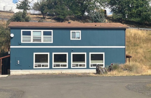 Joseph Apartment | Spacious duplex unit with private SAUNA and a stunning mountain view in Joseph