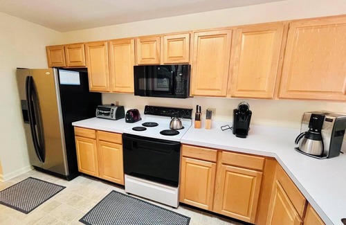 Rehoboth Beach Villa | Spacious Duplex with 3 Pools, Tennis Courts & Ensuite Bedroom in Eagles Landing