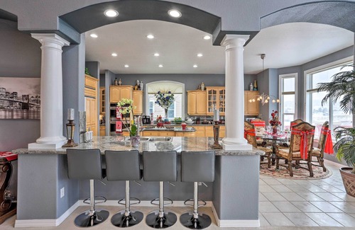 Lone Tree House | Spacious + Elegant Lone Tree Home Rental w/Deck!