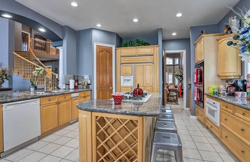 Lone Tree House | Spacious + Elegant Lone Tree Home Rental w/Deck!