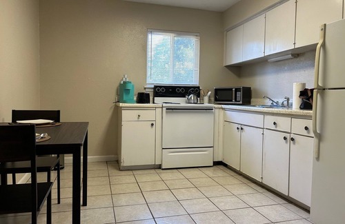 Texarkana Apartment | Spacious End-Unit 1-bedroom apartment with AC and WiFi in enjoyable Texarkana