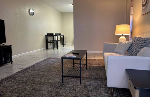 Texarkana Apartment | Spacious End-Unit 1-bedroom apartment with AC and WiFi in enjoyable Texarkana