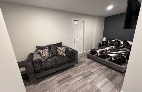 Greenville House | Spacious, End-Unit Townhome located 5 miles from D/T Greenville, SC