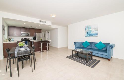 Royal Poinciana Apartment | Spacious entire Apartment with Free Parking