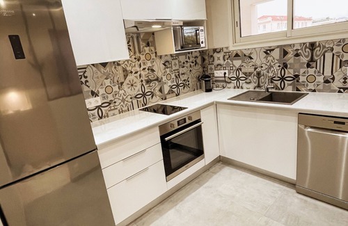 Juan-les-Pins Apartment | Spacious F3 in the center of Juan les Pins very close to the beach