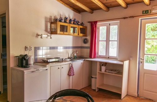 Lagos Cottage | Spacious Family Cottage (max 5p) with Shared Pool