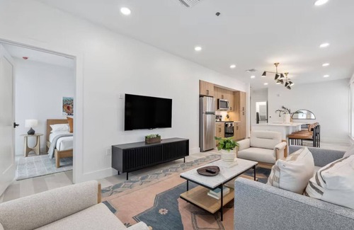 Main - Military Plaza Hotel | Spacious Family Escape Near The Alamo | Pet-Friendly & Centrally Located