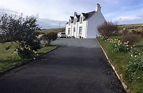 Stein Cottage | SPACIOUS FAMILY FRIENDLY AMAZING SEA VIEWS - SLEEPS 4-6n- 10% DISCOUNT SEPTEMBER
