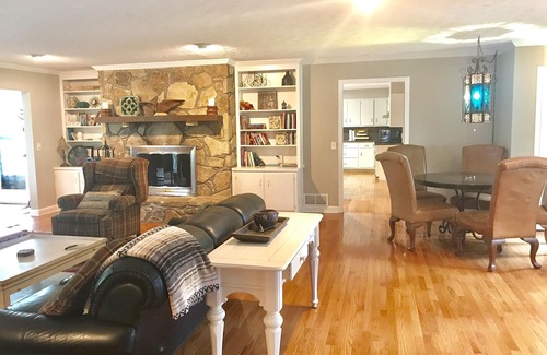 Cumming House | Spacious, Family-Friendly Lake House Retreat w/a Private Large 2-Story Dock