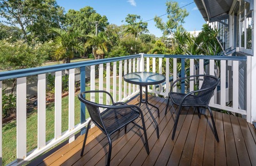 Urangan House | Spacious Family Holiday Home in Urangan