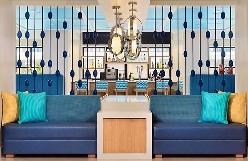 Florida Central Atlantic Coast Hotel | Spacious Family Suite W/Swimming Pool, Shuttle Service to Orlando Theme Parks!