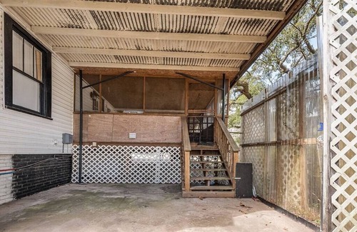 Saint Elmo House | Spacious Farmhouse Ranch Near Mobile!