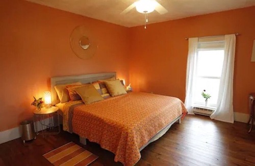 Niobe Other | Spacious farmhouse with a hottub!