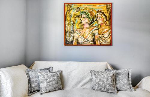 Kolokinthou Apartment | Spacious flat with courtyard in Peristeri!