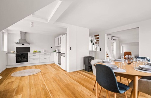 Bergen City Centre Apartment | Spacious Gem In Old Town I NEW 2025 I 3 Bed 2 Bath