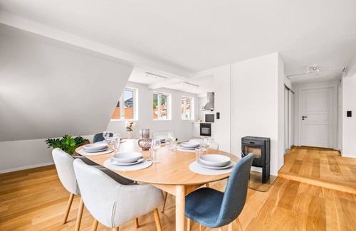 Bergen City Centre Apartment | Spacious Gem In Old Town I NEW 2025 I 3 Bed 2 Bath