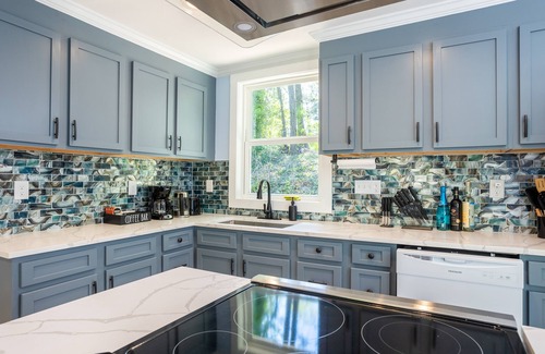 Decatur House | Spacious Getaway 15 mins from Downtown Atlanta