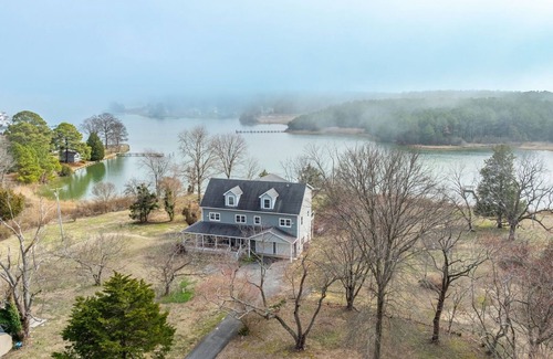 Point Lookout House | Spacious Gorgeous Waterfront Home With Sunset View