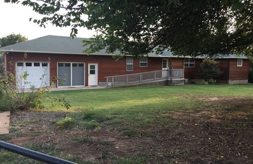 Stillwater House | Spacious Guest House In Country Setting Close To Stillwater And OK State Univ.