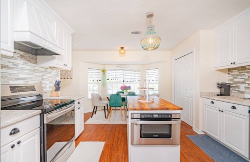 Pensacola House | Spacious, highly rated, family and pet friendly vacation retal. Pool and hot tub