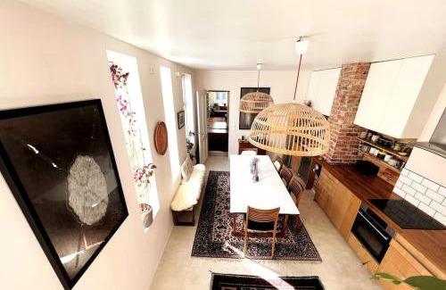 Nygard Apartment | Spacious historical art oasis in the city center