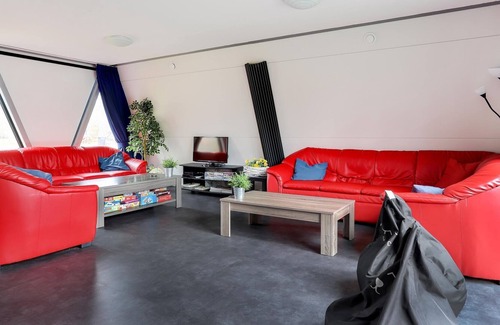 Noordwolde House | Spacious holiday home in Noordwolde with garden