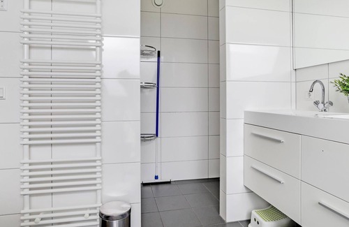 Noordwolde House | Spacious holiday home in Noordwolde with garden