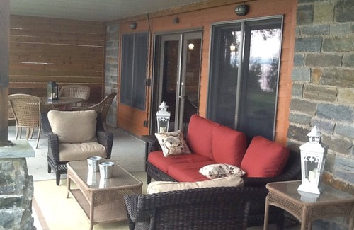 Mayfield House | Spacious Home: Great For Family Vacation!