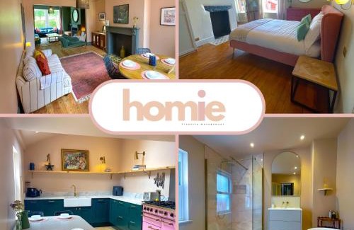 Chapeltown House | Spacious home in Leeds ideal for gatherings with free parking