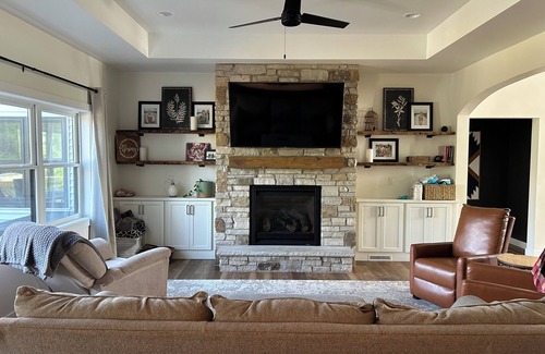 Waupun House | Spacious Home near 2025 EAA Airventure with indoor and outdoor entertaining!