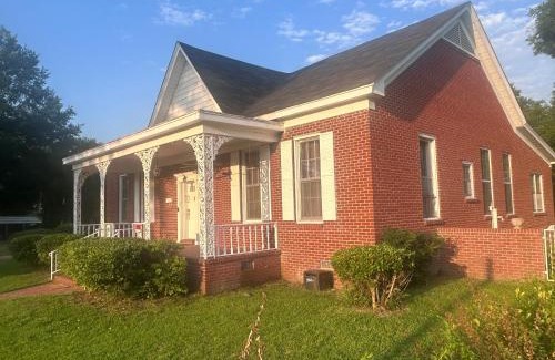 Grenada House | Spacious home near downtown Grenada